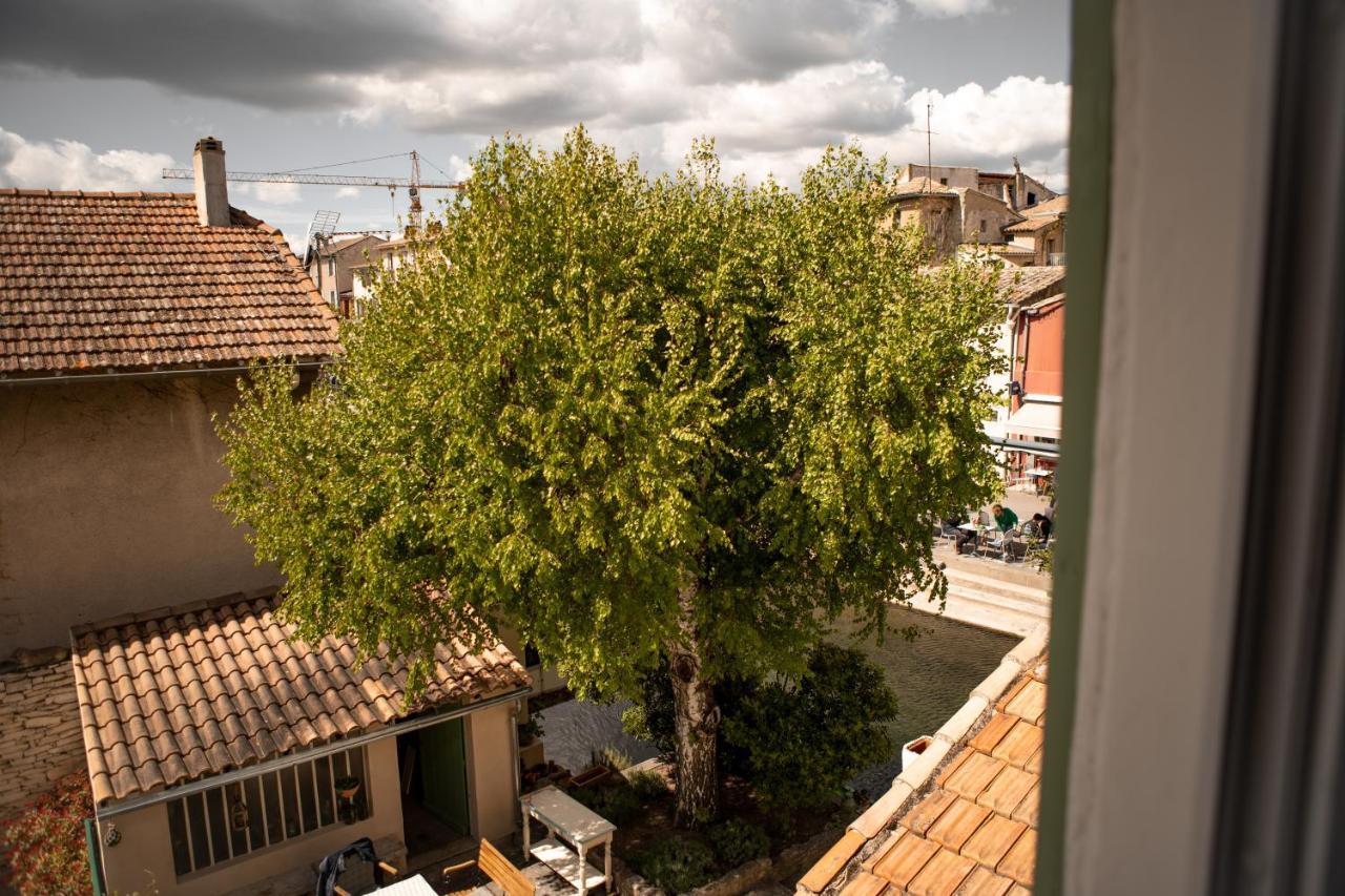 La Maison Du Bassin LʼIsle-sur-la-Sorgue Exteriör bild