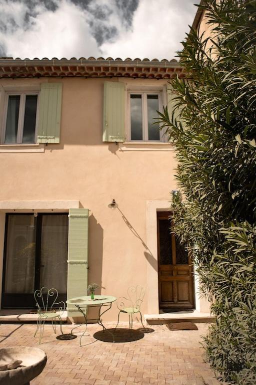 La Maison Du Bassin LʼIsle-sur-la-Sorgue Exteriör bild